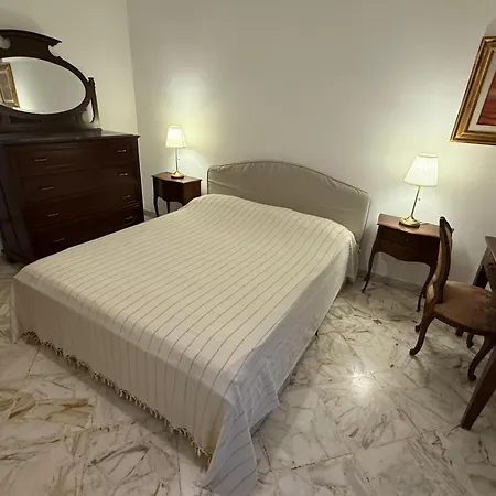 Derossi63 דירה בארי